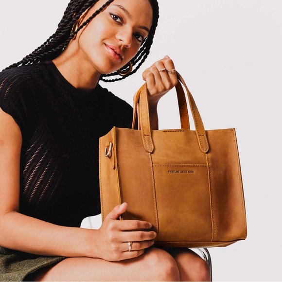 Portland Leather Goods Lola Crossbody Tote with Zipper in Dakota Nubuck Leather - Picture 7 of 16